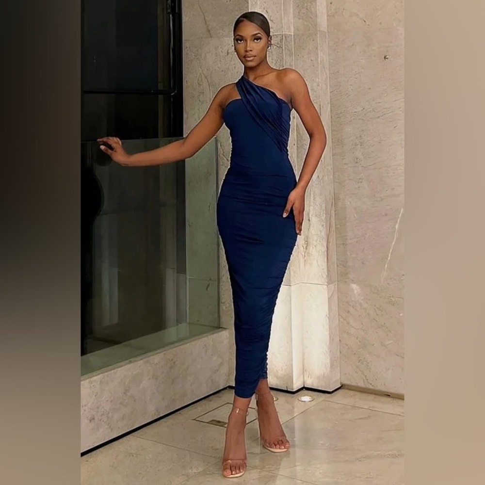 Elegant Navy Blue One-Shoulder Dress size Med. Never worn